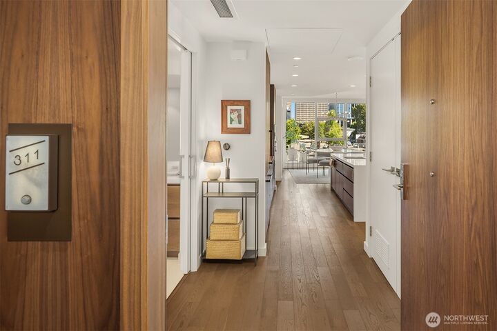 Property Photo: 188 Bellevue Way NE 311 WA 98004