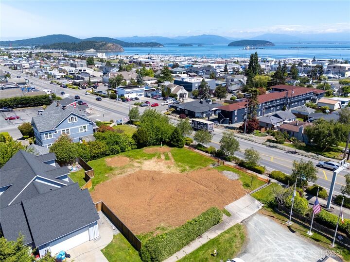 Property Photo:  3420  Commercial Avenue  WA 98221 