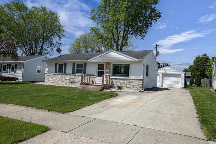 Property Photo: 802 Suburban Drive WI 54115