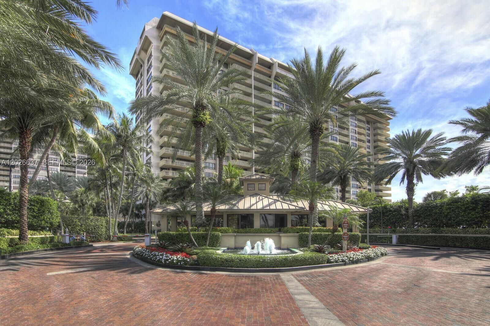 Property Photo:  2 Grove Isle Dr B1706  FL 33133 
