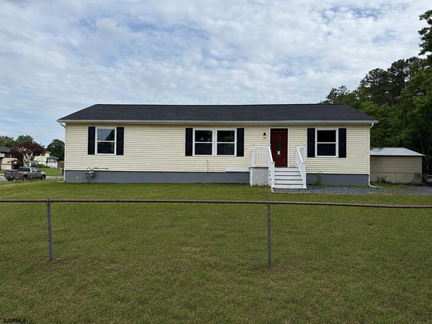 Property Photo: 656 Nottingham Dr NJ 08360