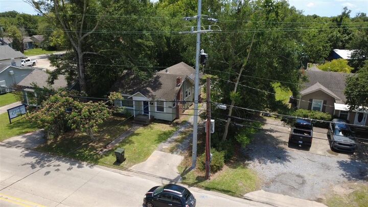 Property Photo: 528 Alamo Street 2 LA 70601