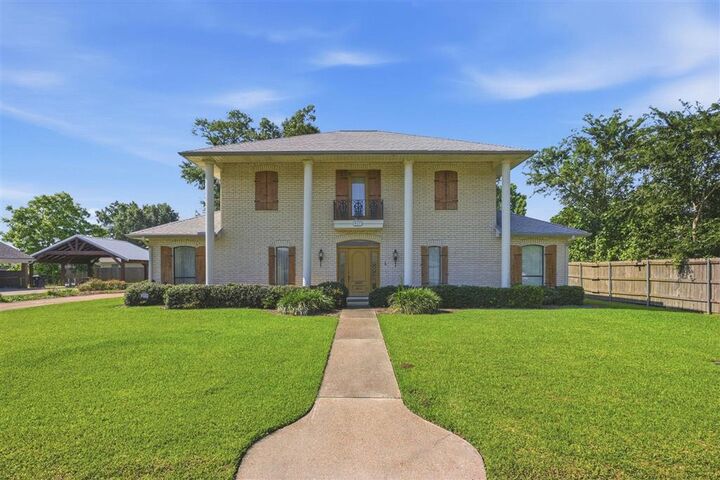 Property Photo: 917 W Lagrange Street W LA 70605
