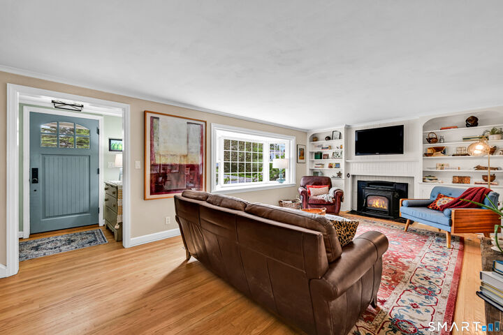 Property Photo:  47 Spring Lane  CT 06107 