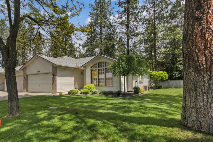 Property Photo:  8402 N Pine Meadows Ln  WA 99026 