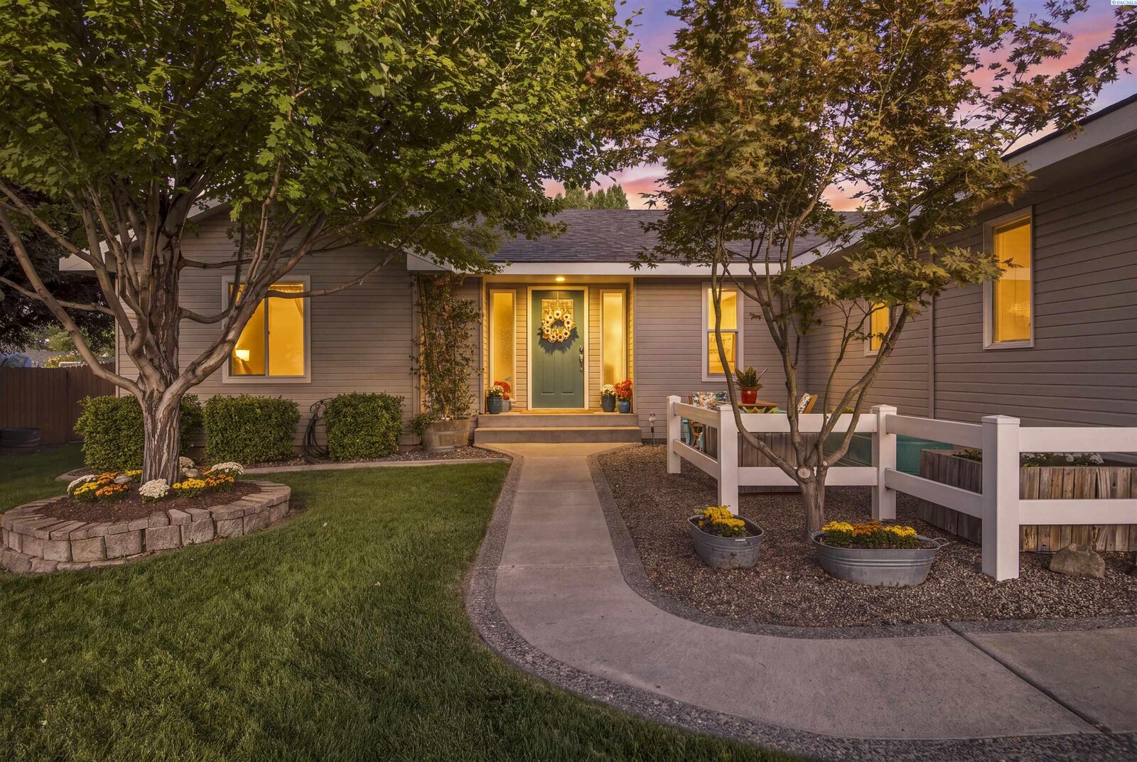 Property Photo: 101 S Sherman Place WA 99336