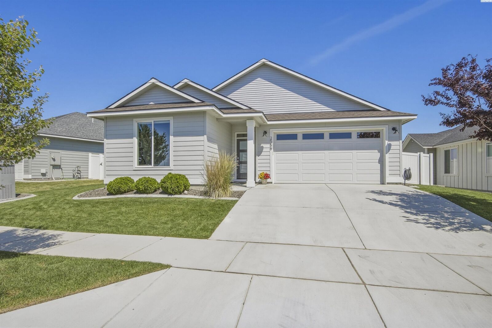 Property Photo: 2556 Clark Ridge Drive WA 99352