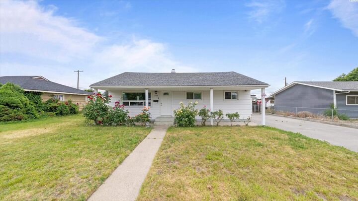 Property Photo: 1808 W Nixon St WA 99301