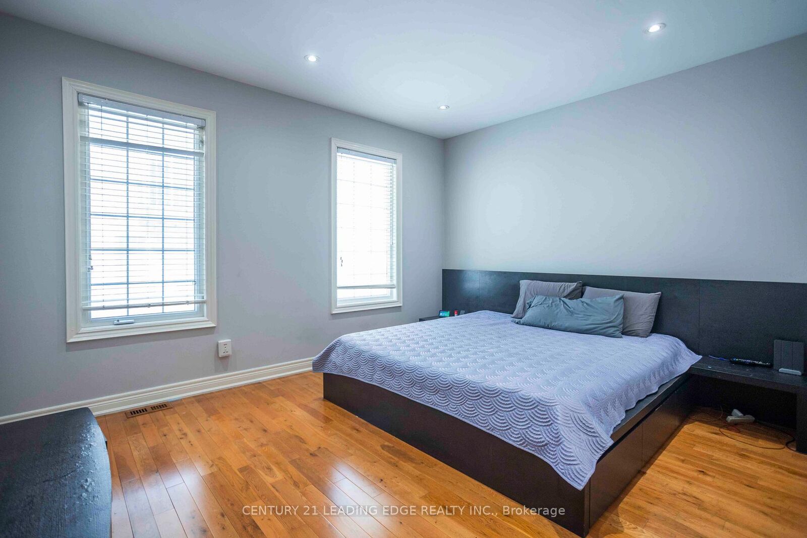Property Photo: 206A Merton Street ON M4S 1A1