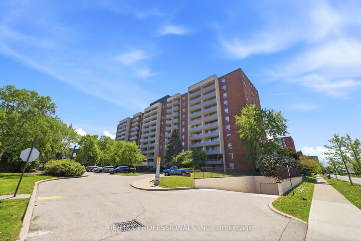 Property Photo:  19 Four Winds Drive 204  ON M3J 2S9 