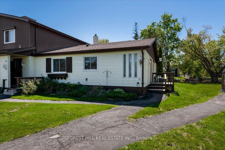 Property Photo: 70 Laguna Parkway 9 ON L0K 1B0