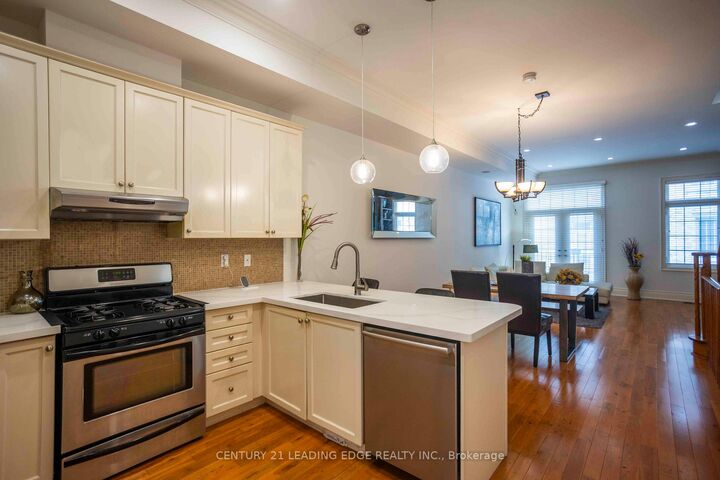 Property Photo: 206A Merton Street ON M4S 1A1