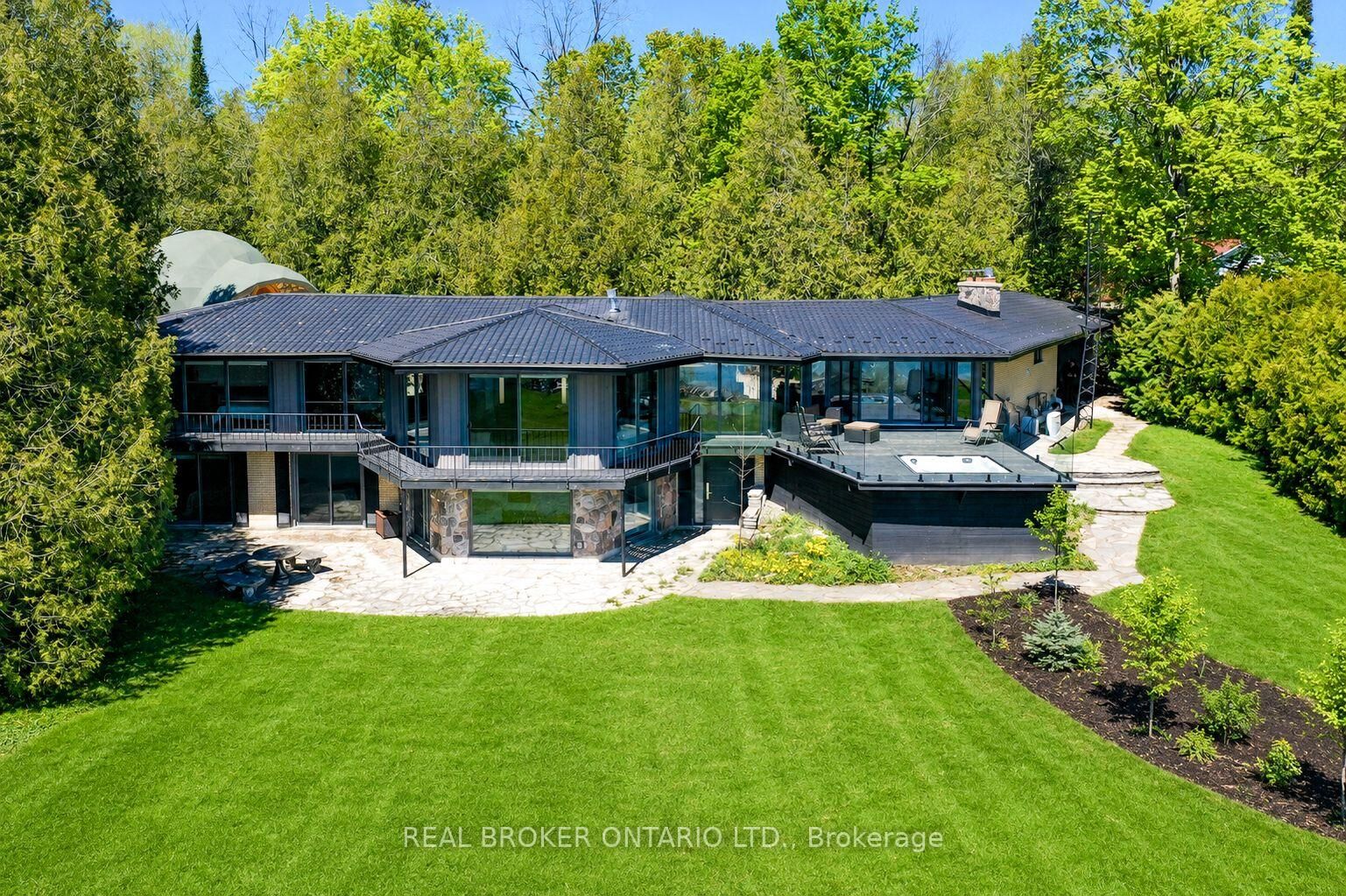Property Photo:  285 Balmy Beach Road  ON N4K 5N4 