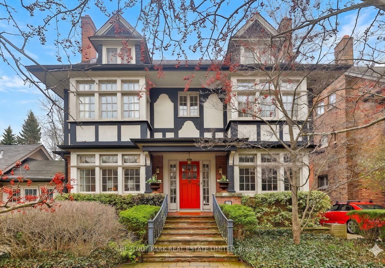 Property Photo: 127 Roxborough Drive ON M4W 1X5