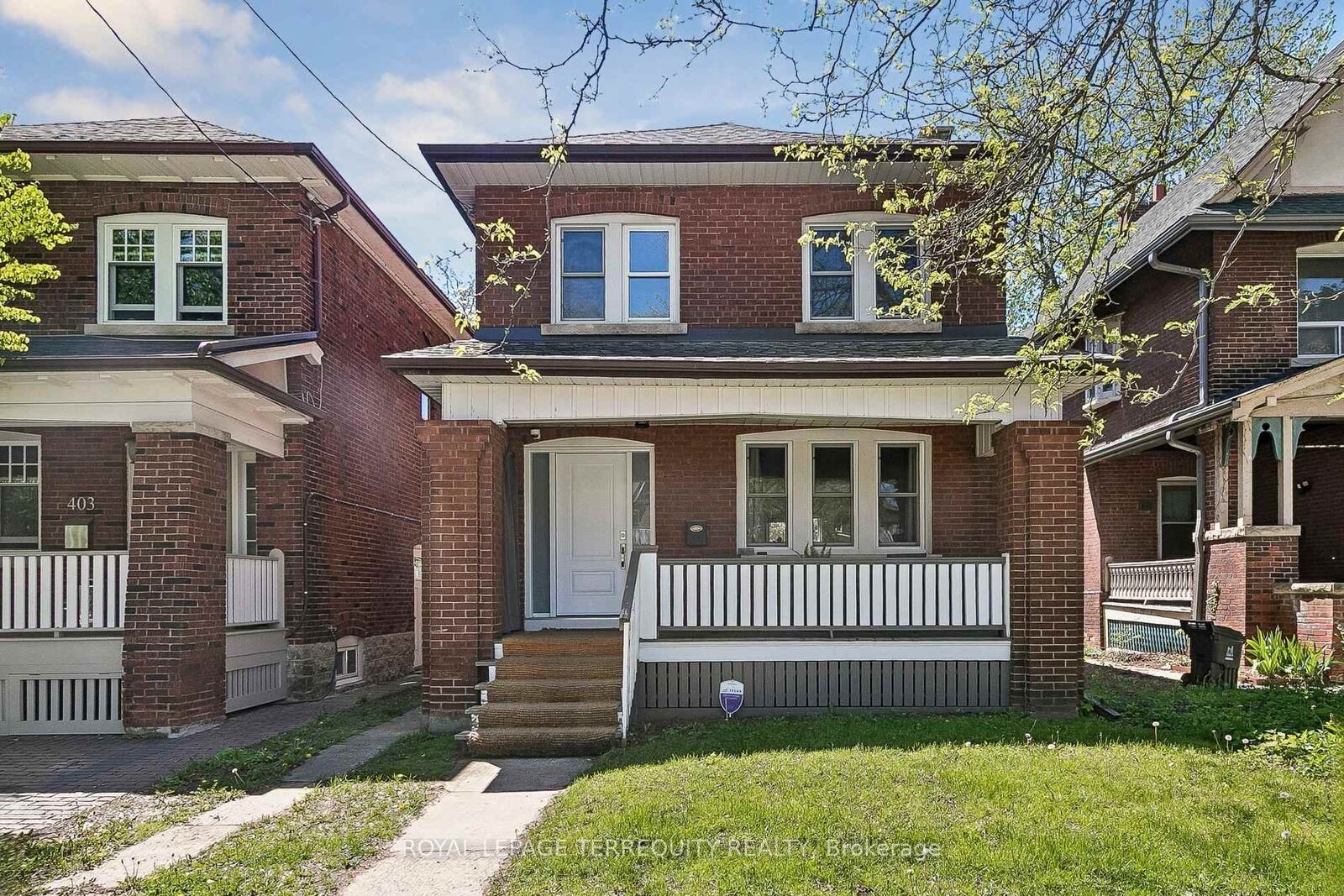 Property Photo: 407 Annette Street ON M6P 1R7