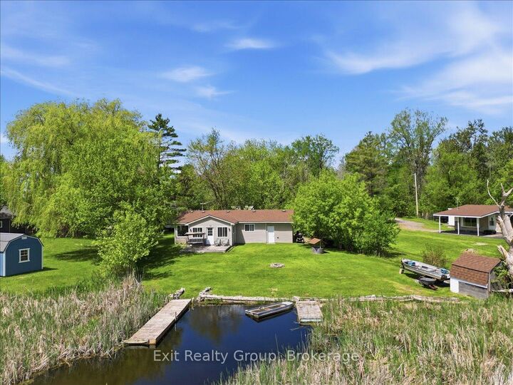 33 Willow Point Road — photo 1
