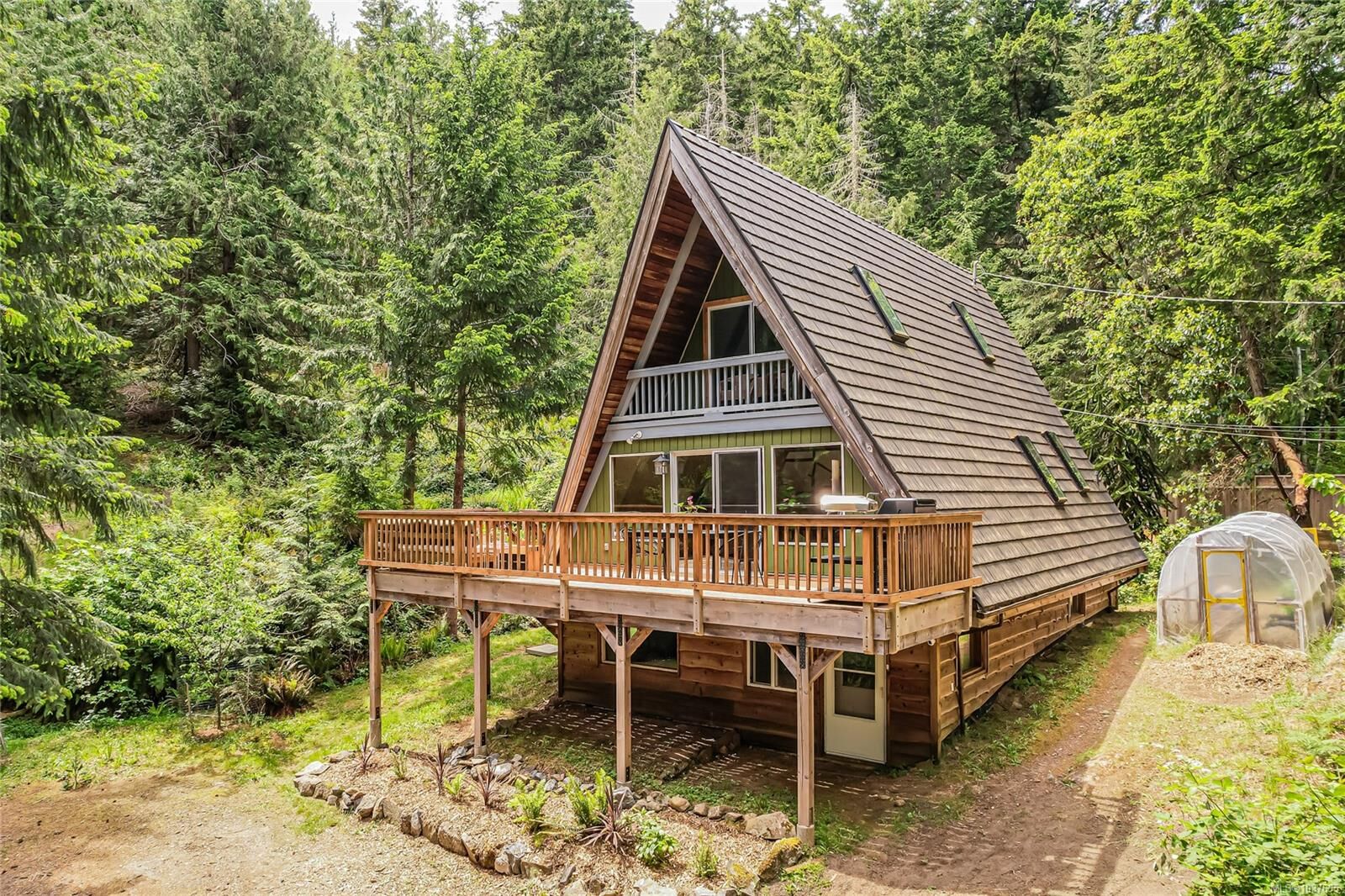 Property Photo: 421 Mt. Belcher Hts BC V8K 2J5