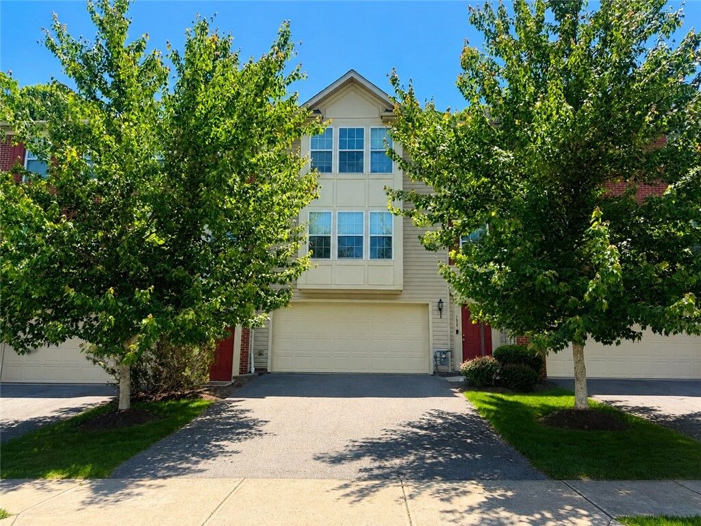 Property Photo:  122 Broadstone Dr  PA 16046 