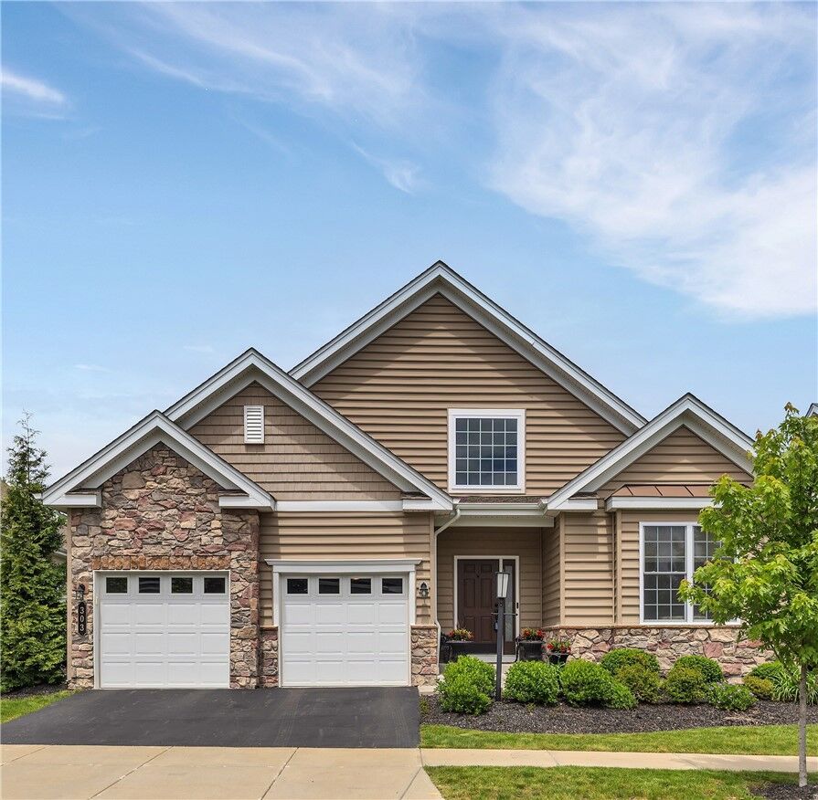 Property Photo:  303 Jefferson Ln  PA 16066 