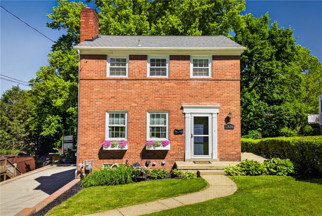 Property Photo:  2406 Morrow Pl  PA 15102 