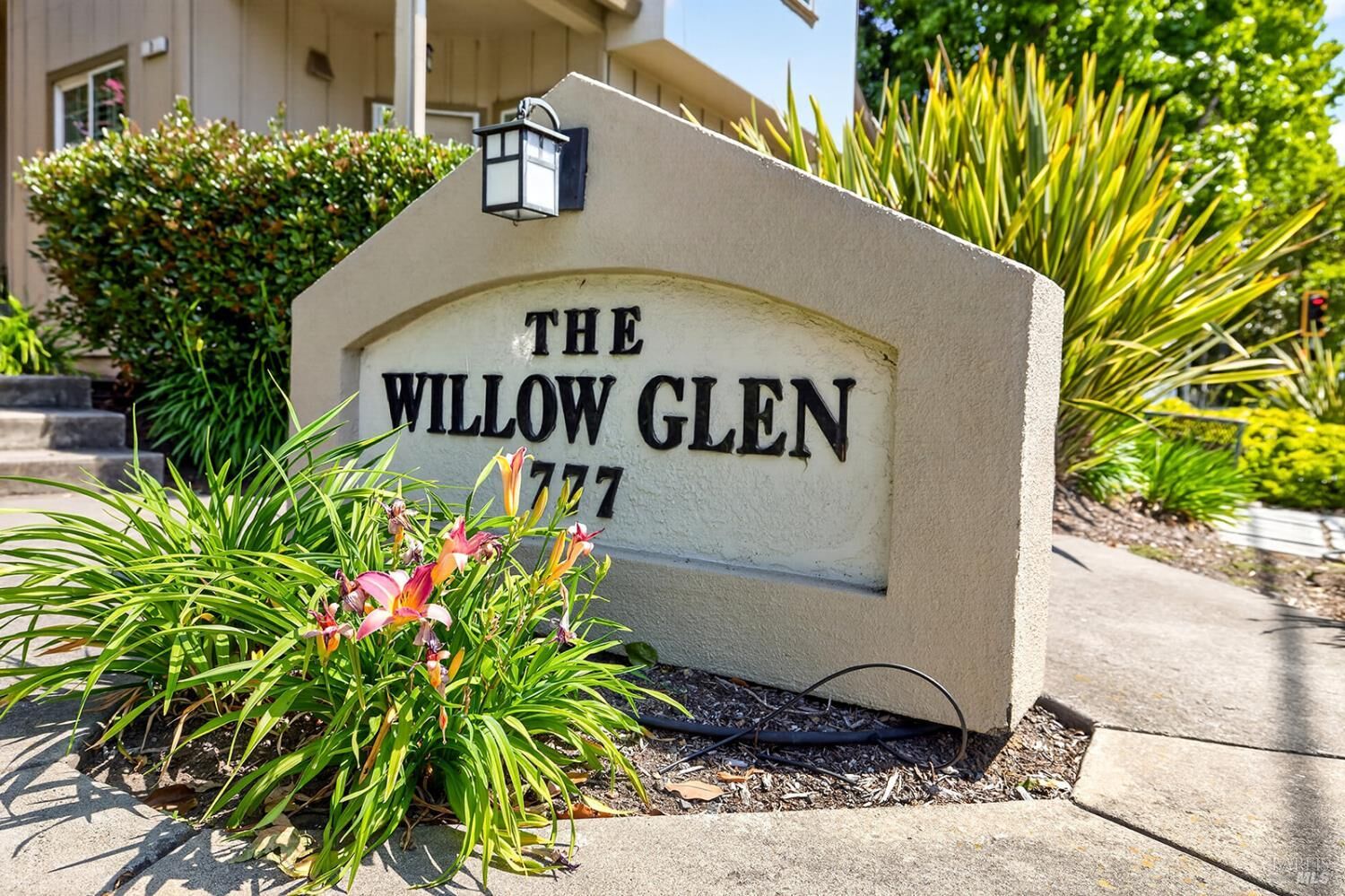 Property Photo:  777 E Cotati Avenue  CA 94928 