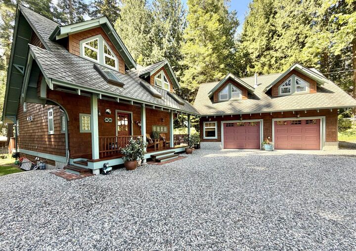 Property Photo: 3205 Beach Avenue BC V0N 2W0