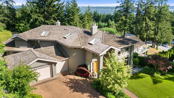 Photo de la propriété: 4406 Woodpark Road BC V7S 2W4