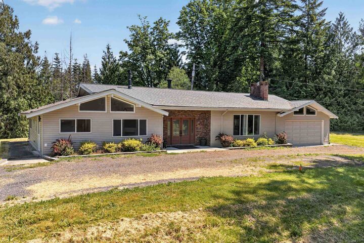 22065 102 Avenue — photo 1