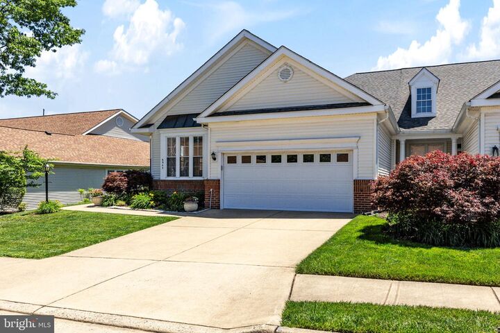 Property Photo: 6943 Cumberstone Place VA 20155