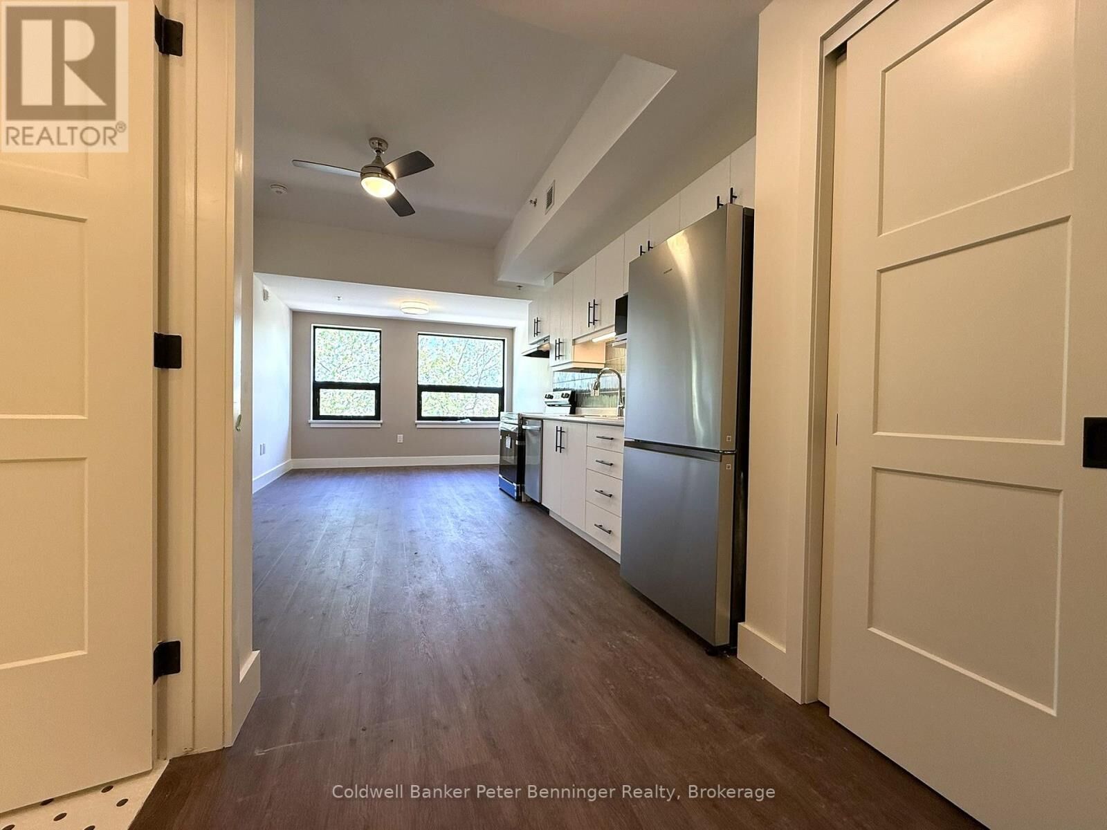 Property Photo: 604 South Queen Street South 302 ON N0G 2N0
