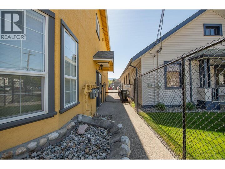 Photo de la propriété: 3414A 28th Avenue 2 BC V1T 1W9