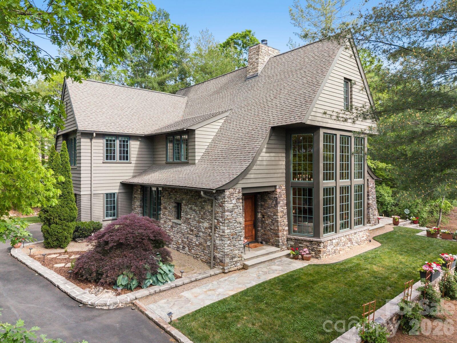 Property Photo:  85 Chauncey Circle  NC 28803 