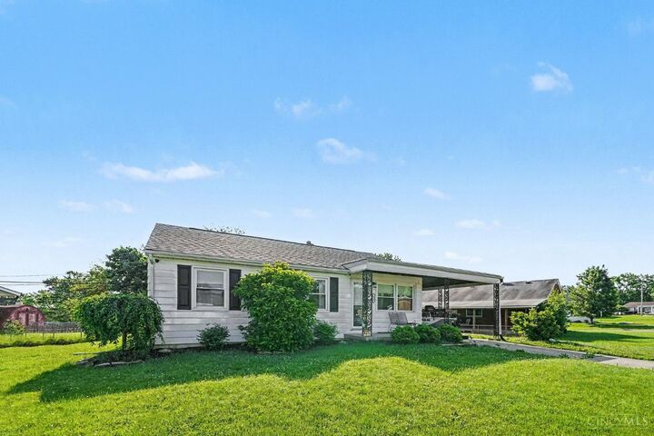 Property Photo: 618 Waverly Drive OH 45013