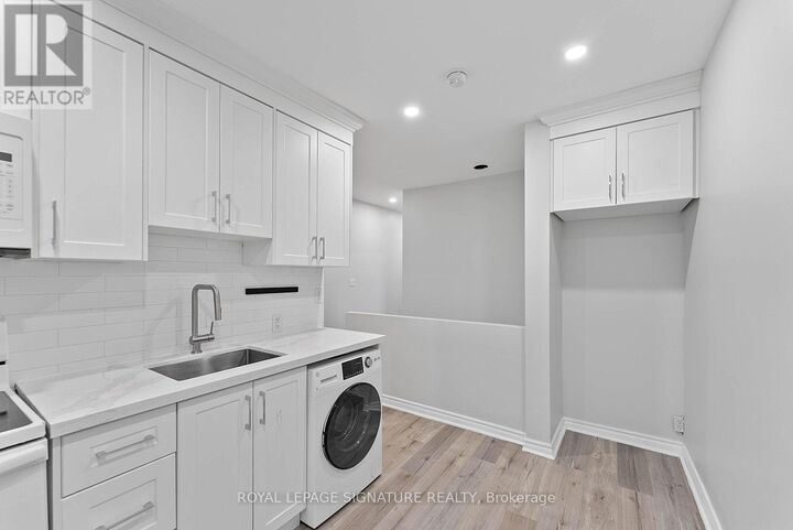 Property Photo:  233 Greenwood Avenue 2  ON M4L 2R4 