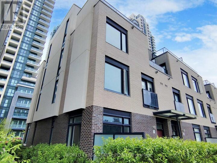 Property Photo:  4070 Parkside Village Drive 7  ON L5B 0K2 