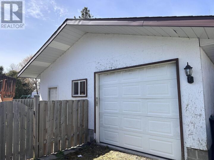 Property Photo:  423 Brittany Drive  ON P7B 5P3 