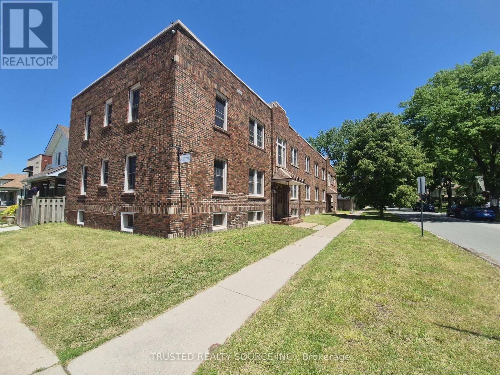 Property Photo:  1614 Ontario Street #3  ON N8Y 1M6 