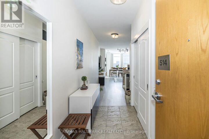 Property Photo: 44 Bond Street West 514 ON L1G 6R2