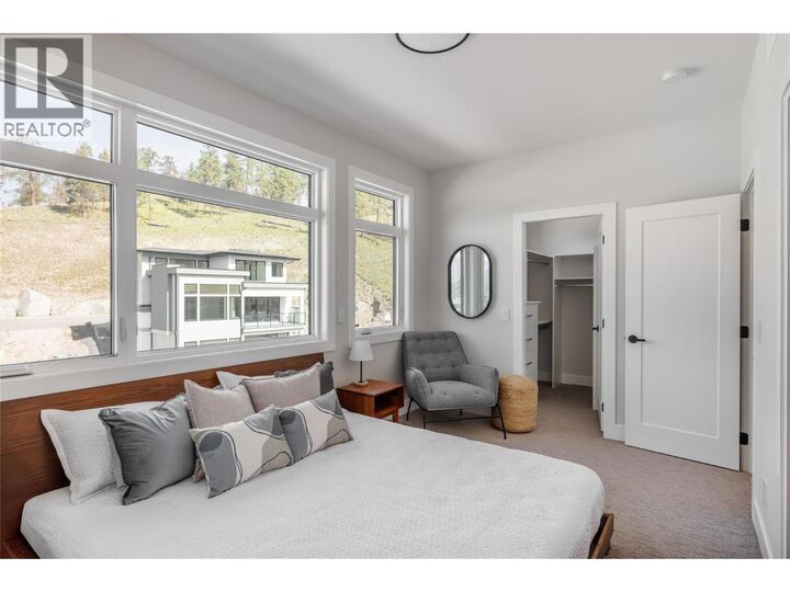 Property Photo: 3425 Hilltown Drive 4 BC V1V 2B5
