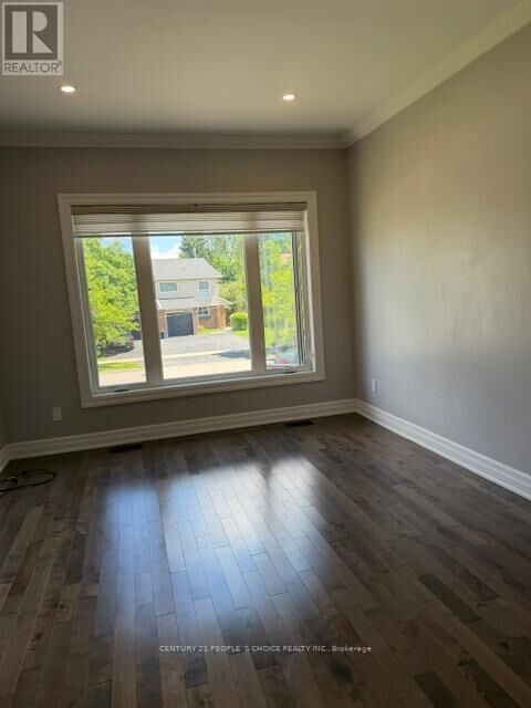 Property Photo: 2951 Salerno Crescent ON L5N 1T3
