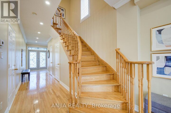 Property Photo:  174 Goldenwood Crescent  ON L6E 1L8 