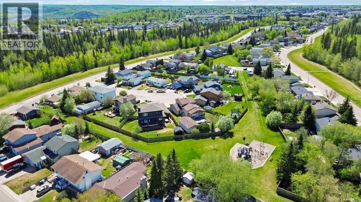 Property Photo:  116 Royal Gardens  AB T8K 2V3 