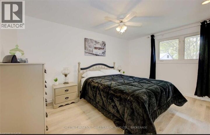 Property Photo: 275 Kingswood Drive Upper ON N2E 1S1