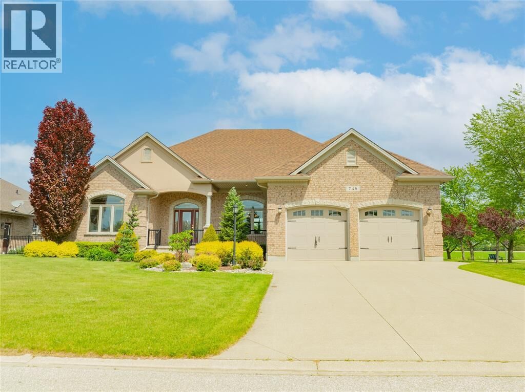 Property Photo:  748 Norman Street West  ON N0N 1T0 