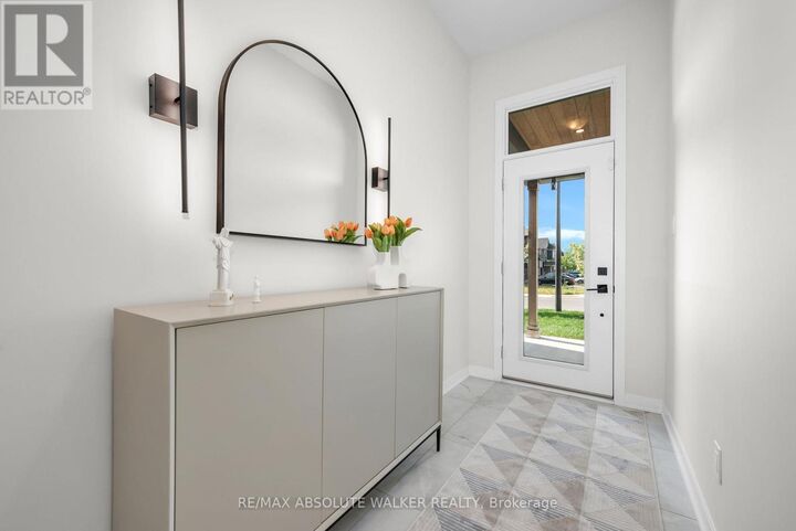 Property Photo:  515 Paakanaak Avenue  ON K1X 0G9 