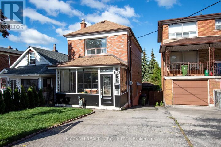 Property Photo:  496 Northcliffe Boulevard  ON M6E 3L5 