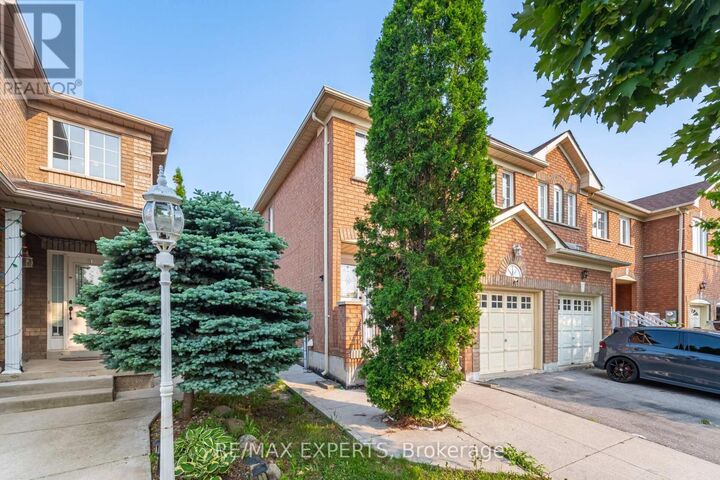 Property Photo:  82 Twin Pines Crescent North  ON L7A 1M8 