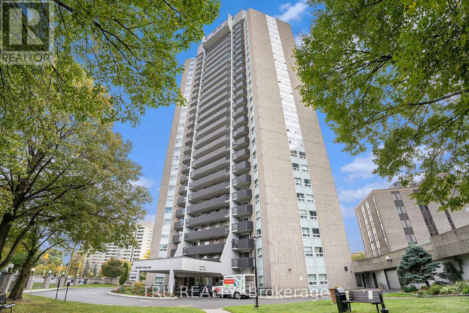 Property Photo: 1380 Prince Of Wales Drive 2502 ON K2C 3N5