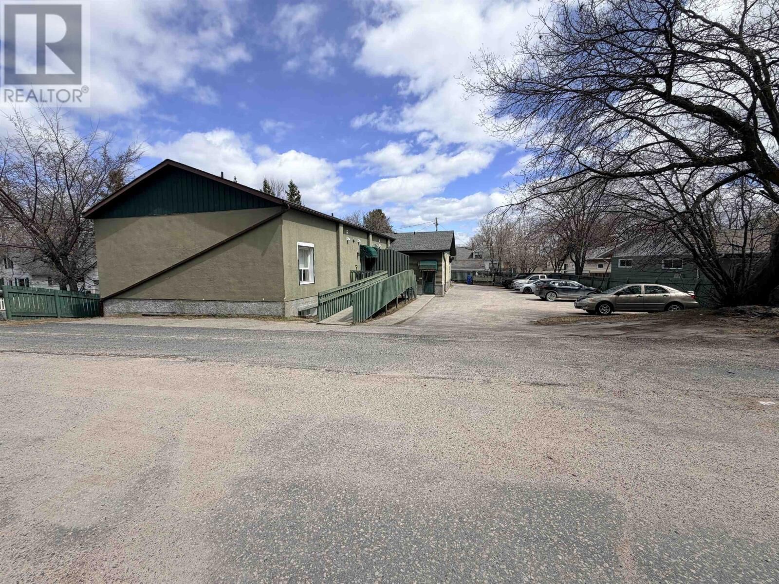 Property Photo: 637 Fifth Avenue South ON P9N 2A9