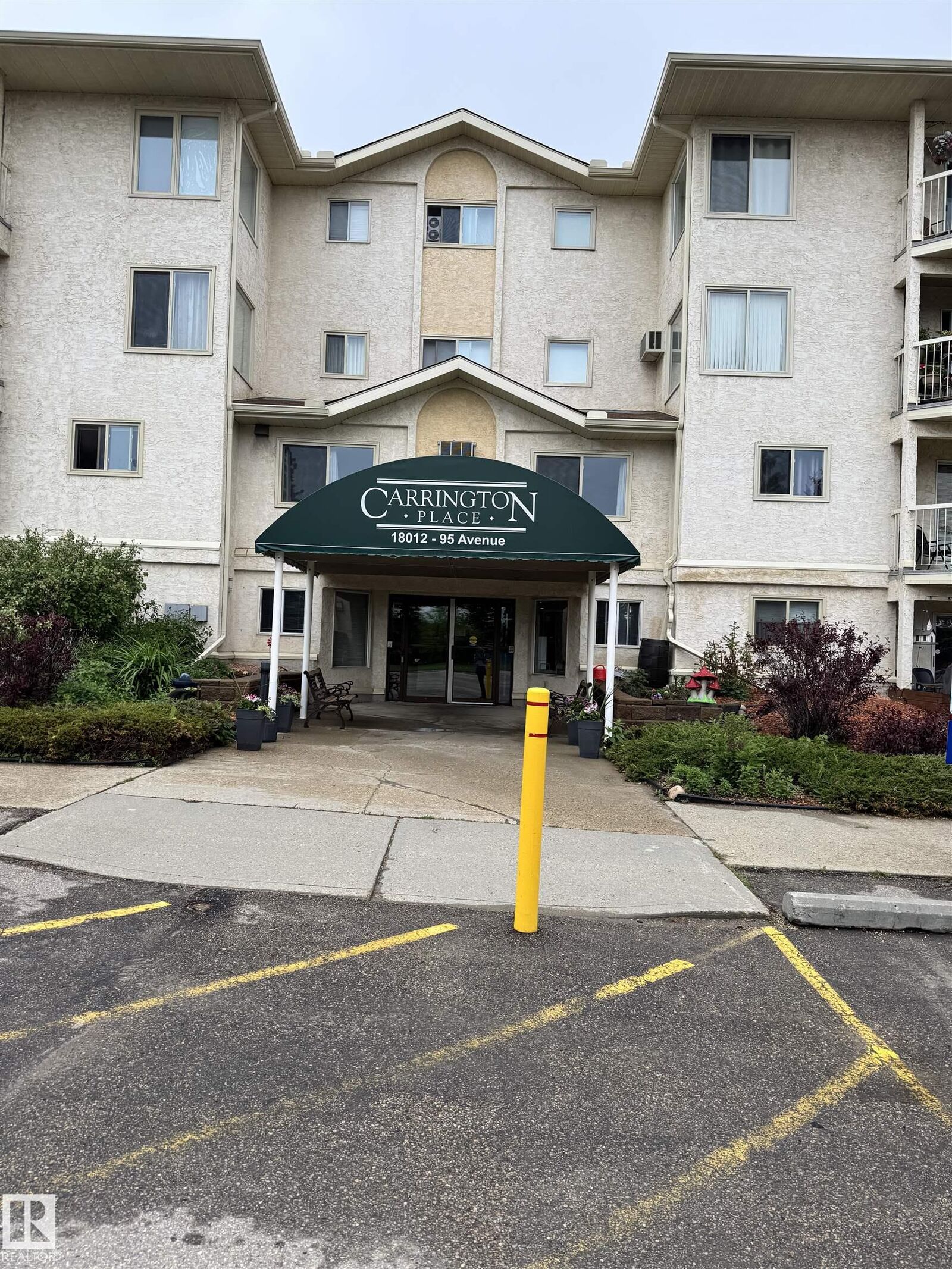 Property Photo: 18012 95 Avenue NW 207 AB T5T 5Z2
